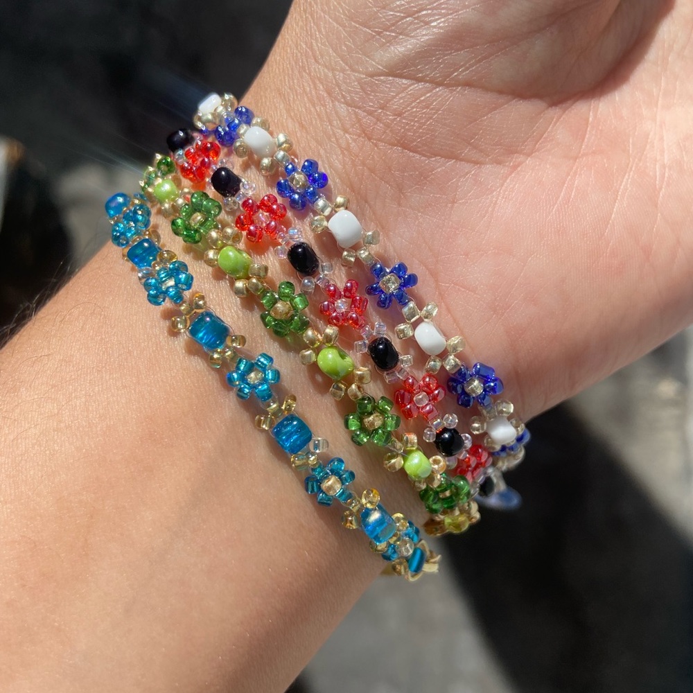 dainty handbeaded flower bracelets 🌸